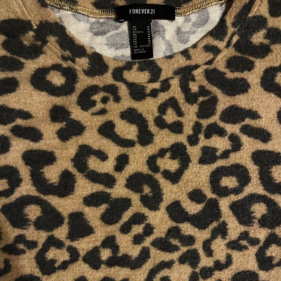 Cheetah print sweater - Picture 2 of 2